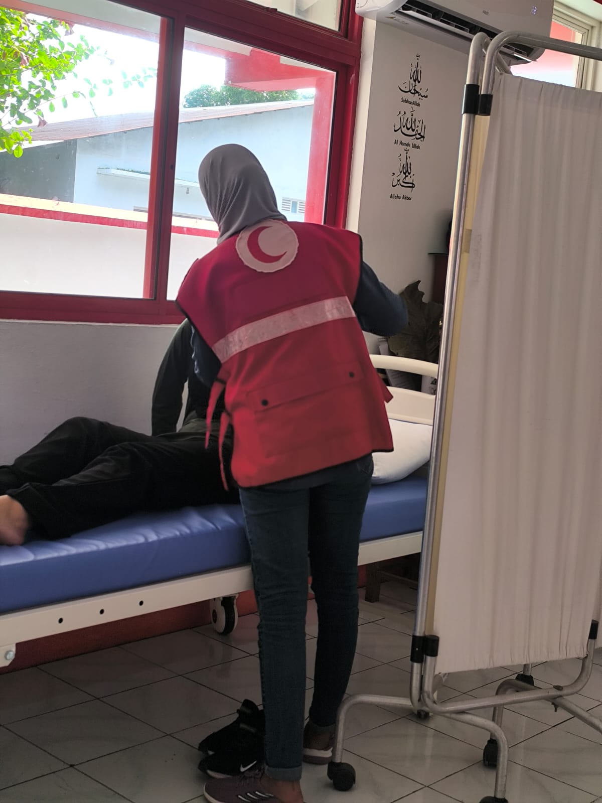 MRC Volunteers Provide First Aid Coverage at School Camps Across Addu City